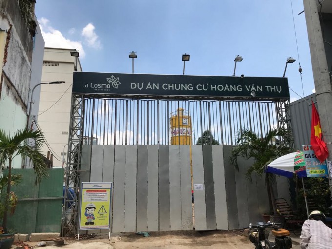 Ký thỏa thuận bán căn hộ, thu tiền của khách hàng từ tháng 6/2018 nhưng đến nay, dự án La Cosmo Residences vẫn chưa được cấp phép và bàn giao đất?