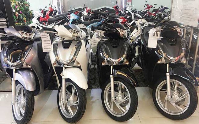 Honda SH đời cũ đội giá kỷ lục, cao hơn giá niêm yết tới gần 55 triệu đồng