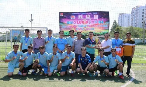 TP. HCM: Trường THPT Lê Thánh Tôn tổ chức Giải bóng đá Chào mừng 92 năm Ngày thành lập Đoàn