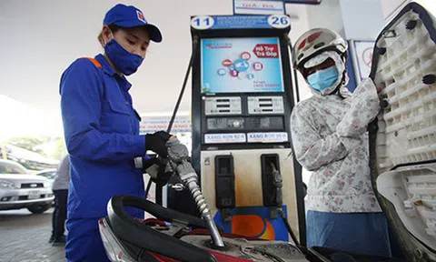 Giá xăng dự báo tiếp tục tăng mạnh, vượt 32.000 đồng/lít; giá dầu tăng cao hơn giá xăng