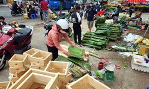 Chợ lá dong lâu đời nhất TP Hồ Chí Minh nhộn nhịp ngày cận Tết