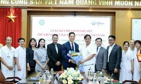 Pfizer Việt Nam và Bệnh viện Bạch Mai tăng cường hợp tác chăm sóc sức khỏe