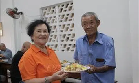 Bếp ăn từ tâm nơi cửa Phật
