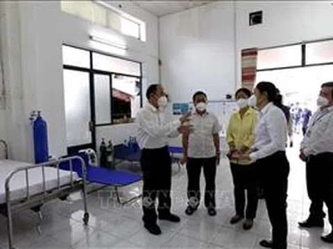 Sinh viên y khoa nỗ lực 'giữ lửa' trạm y tế lưu động