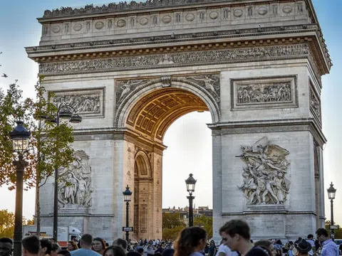 Tham quan Paris tình yêu trọn gói chỉ từ 41.090.000 đồng