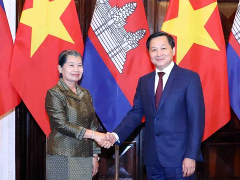 Việt Nam-Campuchia: Đẩy mạnh kết nối kinh tế; tăng tần suất các chuyến bay thẳng, phát huy hiệu quả hệ thống cửa khẩu giữa 2 nước